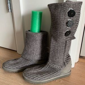 Gray knit uggs